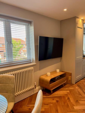A luxury brand-new apartment, Barnet